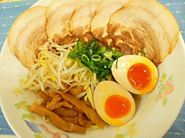 チャーシュー麺(煮卵付き)|よっしー(=^ェ^=)さん