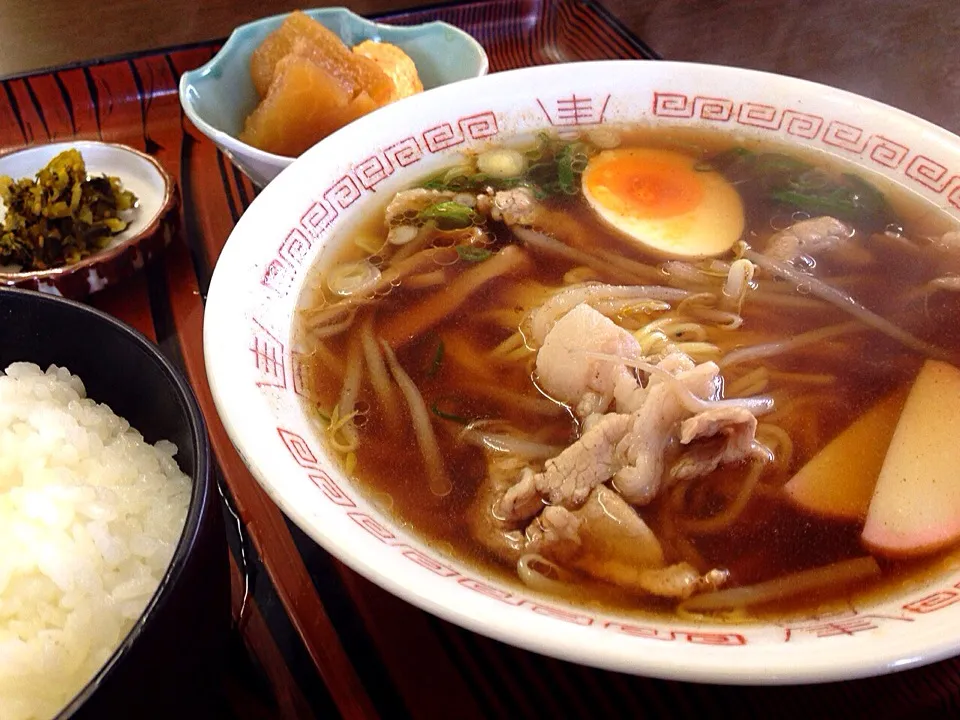 中華ソバ定食🍜まーフツウだわ✨|koji toyodaさん