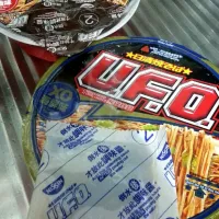 Snapdishの料理写真:Nissin U.F.O. Yakisoba Seafood Flavor

Nissin U.F.O. Yakisoba Beef Flavor|hakubaraさん