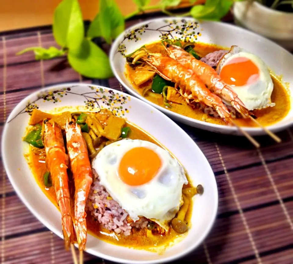 Snapdishの料理写真:Thai yellow curry and 10-grain rice with grilled shrimp|Kirk Awiamさん