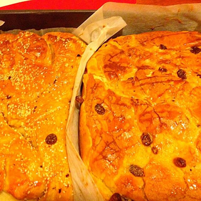 Challah Sweet Bread With HoneyRaisins And Sesame/Rachelle Elise Etienne ...