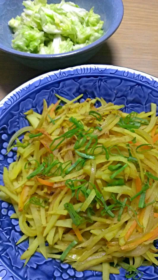 細切りじゃがいもたちのカレー味炒め ＆ 塩もみキャベツ|みあこさん