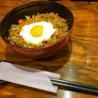 鳥そぼろ丼|串焼き処  ごろみよ屋さん