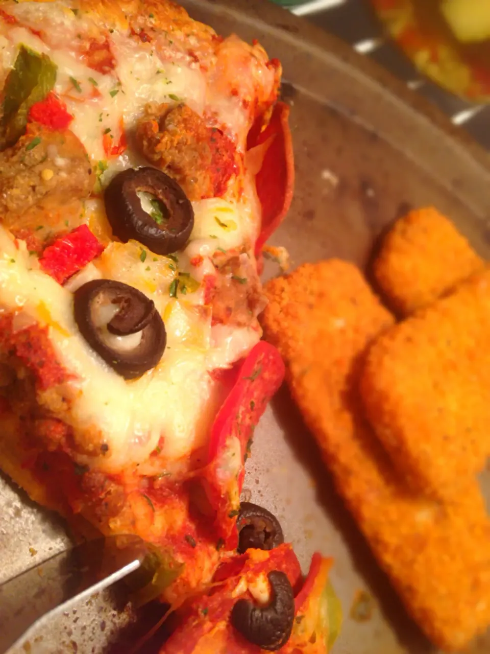 Tonys pizza and TGIF Mozz Sticks|Brittney Cさん