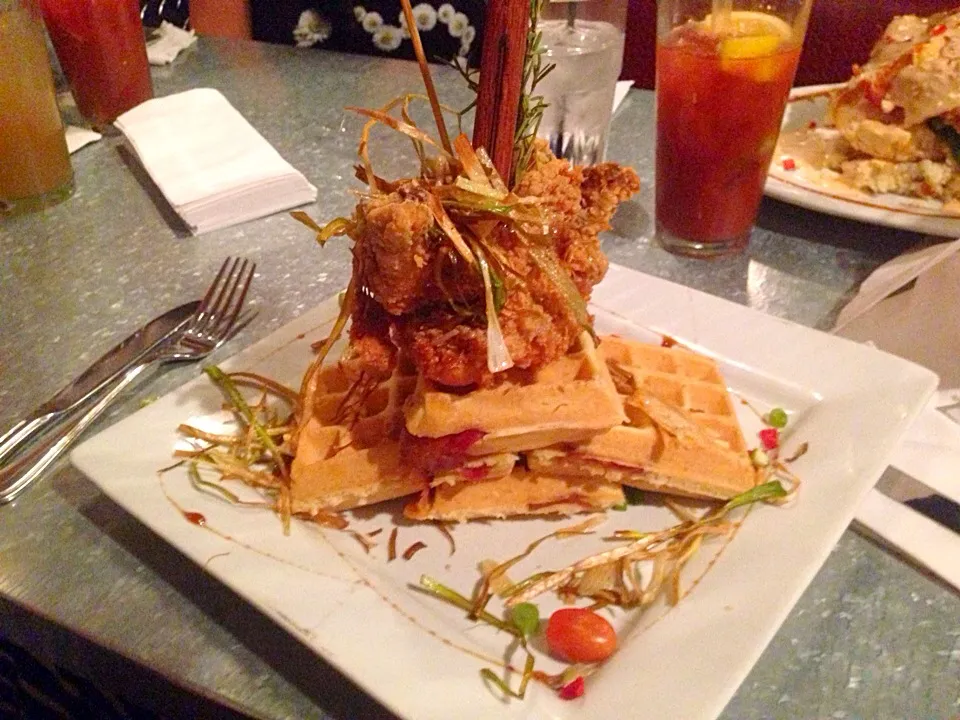 Chicken & waffles from Hash House ago Go|amaja bryantさん