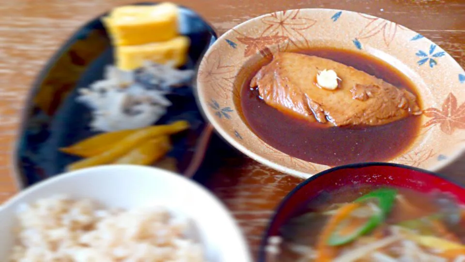 煮魚定食【毛鹿鮫】|プチテンよすさん