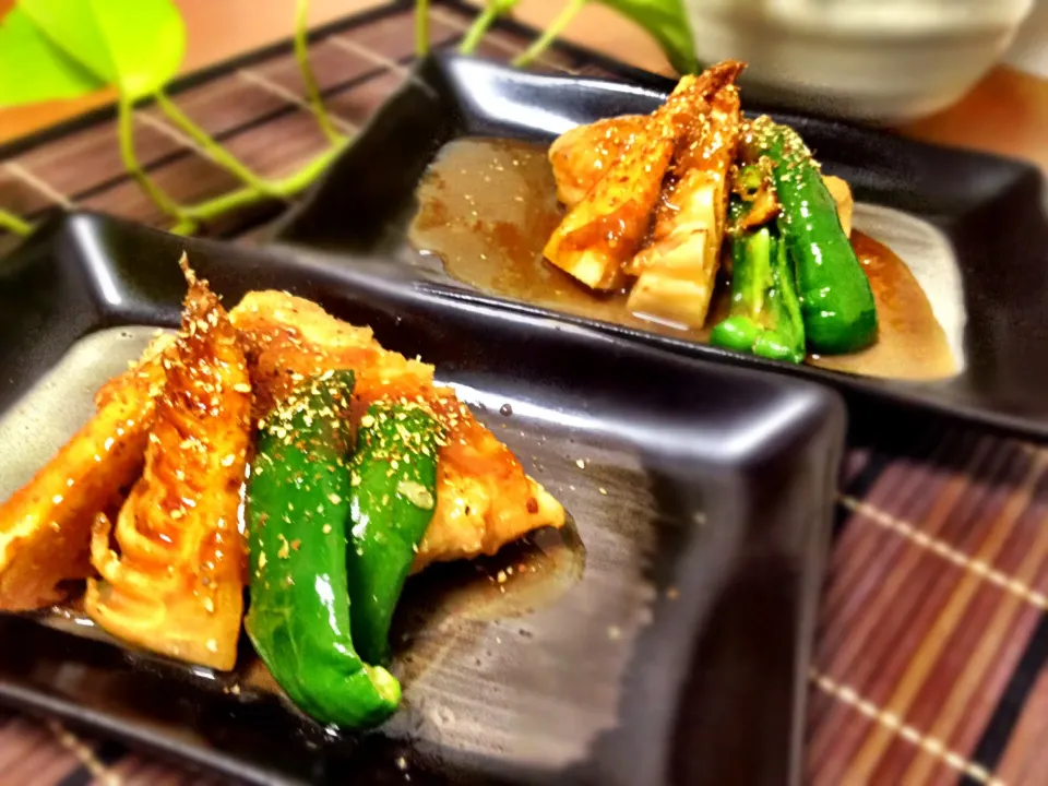 Chicken breast, bamboo shoot and green peppers teriyaki style topped with Japanese sansho pepper|Kirk Awiamさん