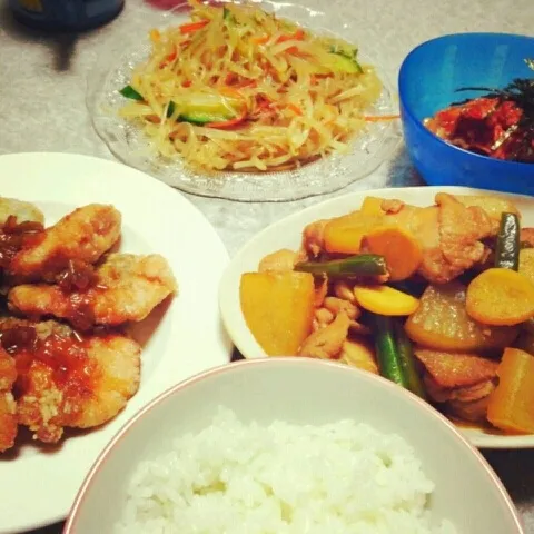 鮭の竜田揚げﾈｷﾞｿｰｽがけ/豚肉と大根の煮物/春雨ｻﾗﾀﾞ/納豆/ごはん/味噌汁|おすこさん