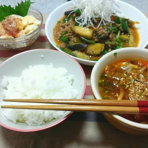 なすとピーマンの味噌炒め/おぼろ豆腐/キムチスープ/ごはん|おすこさん