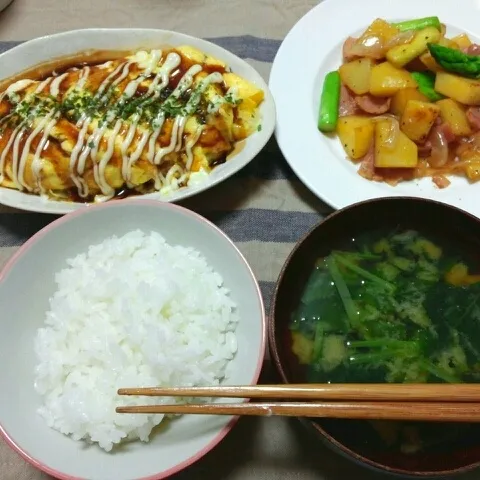 豚平焼き/じゃがいもとアスパラと
ベーコンのソテー/ごはん/小松菜の味噌汁|おすこさん