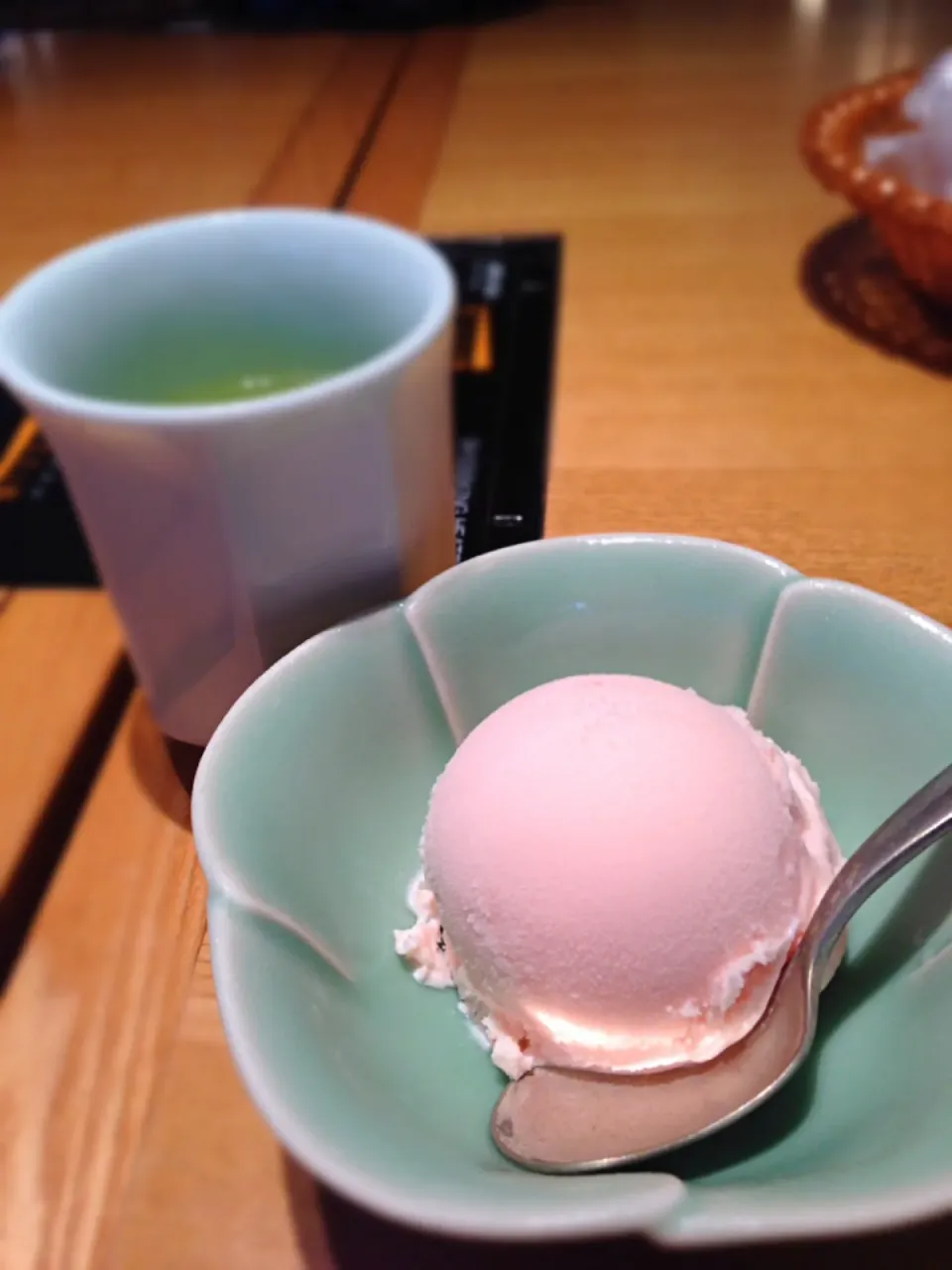 Sakura ice cream|Beate Weissenbergerさん