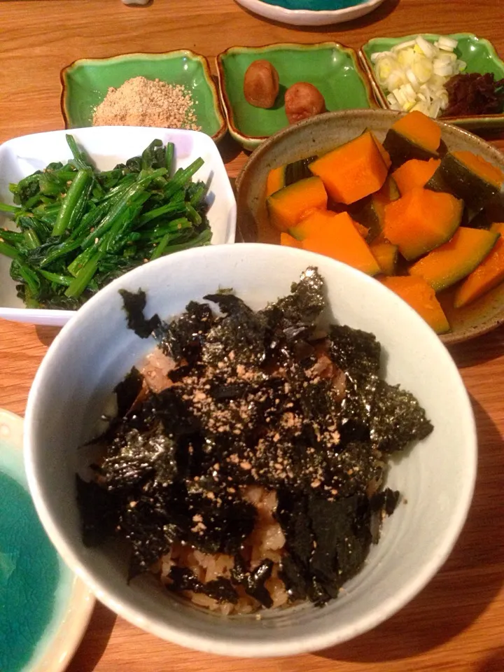 鶏まぶしご飯と南瓜の煮物、ほうれん草の胡麻和え|yoshikoさん