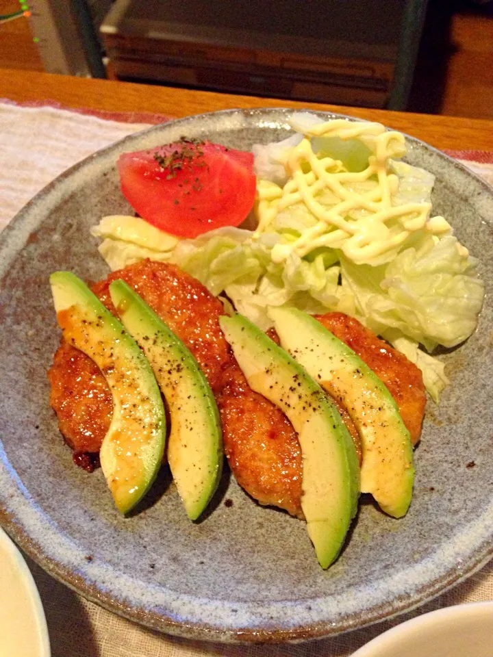 照り焼き豆腐ハンバーグのアボカド乗せ|ツリメさん