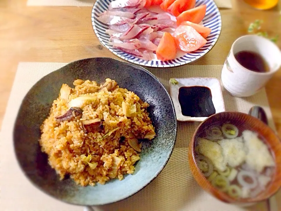 Snapdishの料理写真:アジの刺身と豚キムチャーハン♪|sho...✡*゜さん