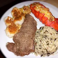 Stuffed Lobster tail, Scallops with a lemon Dijon sauce, Steak and Wild rice|Schic Williamsさん