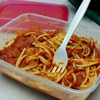 Snapdishの料理写真:Spaghetti and tomato sauce|Chris Postnikoffさん