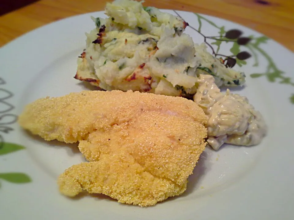 Snapdishの料理写真:Catfish with onion,  leek and spinach colcannon|Fe's kitchenさん