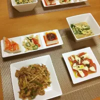 Snapdishの料理写真:青椒肉絲、ニラ玉、トマトとモッツァレラバジルソースかけ|otamaさん