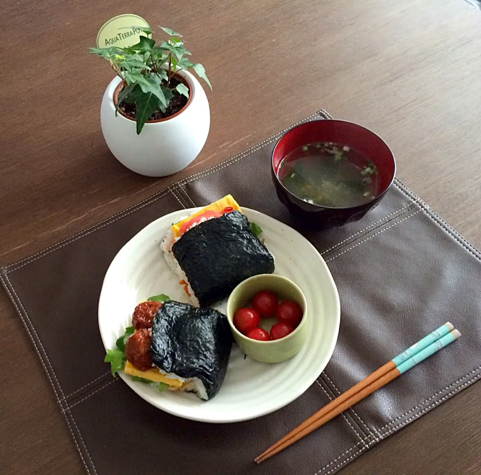 🍙肉団子＆明太子、🍅、わかめと玉子のおすまし|pentarouさん