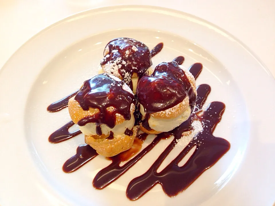 Snapdishの料理写真:Profiteroles|sgさん