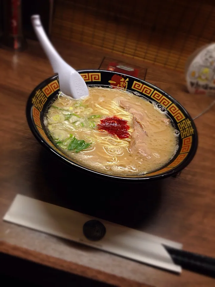 Snapdishの料理写真:とんこつラーメン|DOBBYさん