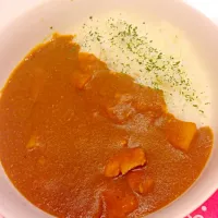 Snapdishの料理写真:新玉ねぎとトマトのチキンカレー|桜イロさん