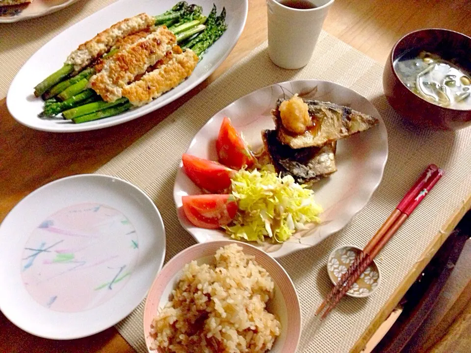 アスパラの鶏つくね棒と鯖の竜田揚げおろしポン酢がけとなめ茸ご飯♪|sho...✡*゜さん