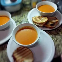 Snapdishの料理写真:Tomato soup with grilled cheese|Michael Applebyさん