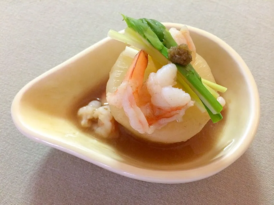 Snapdishの料理写真:Daikon radish with shrimp&asparagus&yuzu pepper 大根のあんかけ 柚子胡椒添え|chocolatteさん