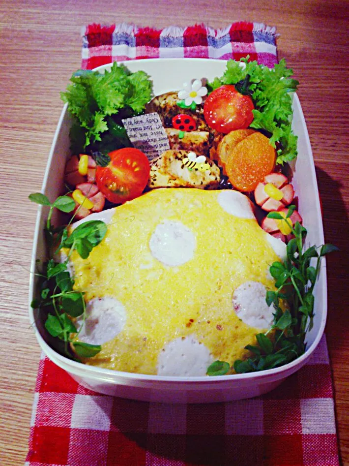 Snapdishの料理写真:今日の娘弁当(オムライス春バージョン)|まいまいさん