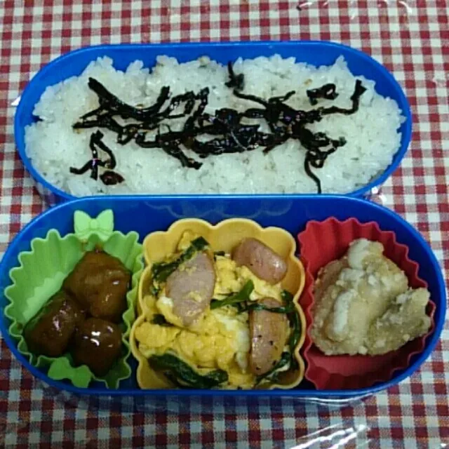 ☆旦那と娘のお弁当
ウインナーとニラの卵とじ、唐揚げ、ミートボール、サラダ、豚汁

作ったけど、旦那を病院へ|たまりんごさん