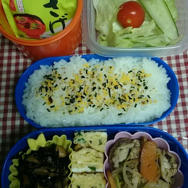 Snapdishの料理写真:☆旦那のお弁当
野菜炒め、ネギ入り卵焼き、ひじき、サラダ、あさげ
もう少し入れたい。早起きしないといけないなぁ。|たまりんごさん