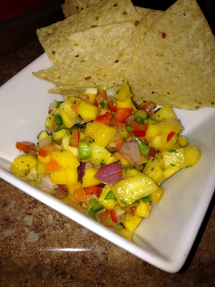 Pineapple mango salsa|lauraさん