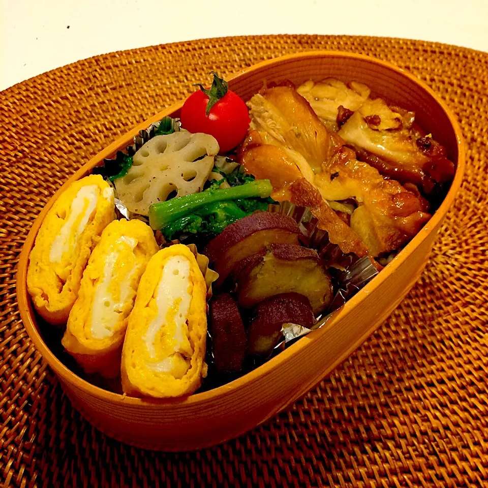 今日のお弁当！鶏の照り焼き、サツマイモのレモン煮、菜の花とレンコンの黒ゴマ和え、卵焼きd(^_^o)|mamigoさん