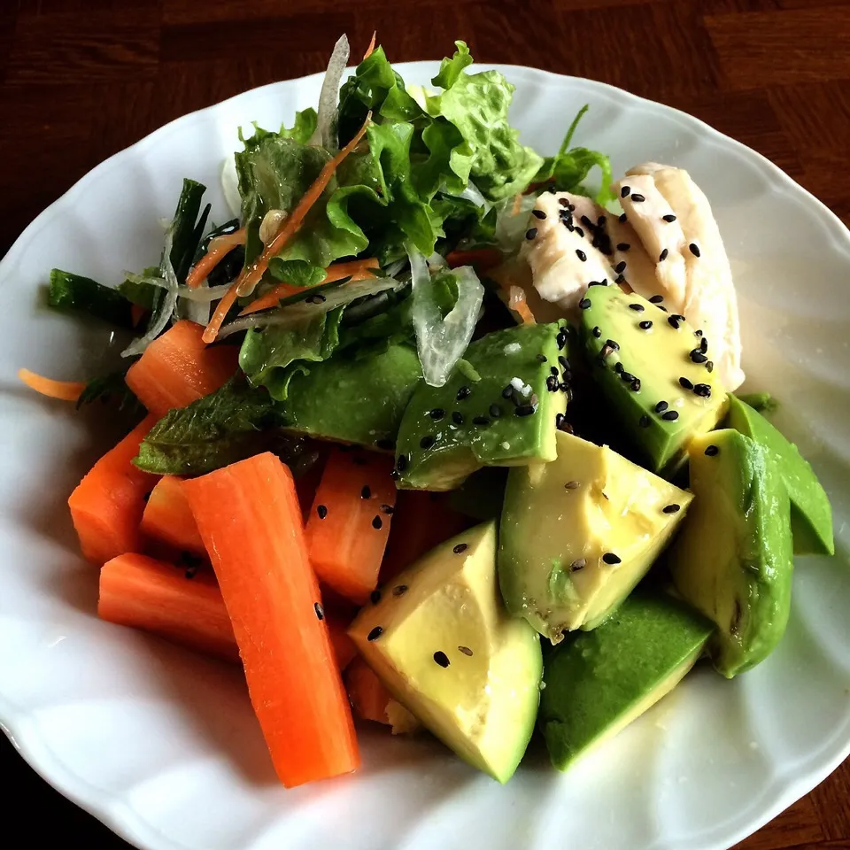 Salad of carrot and avocado  アボカドとニンジンのサラダ|AYANOさん