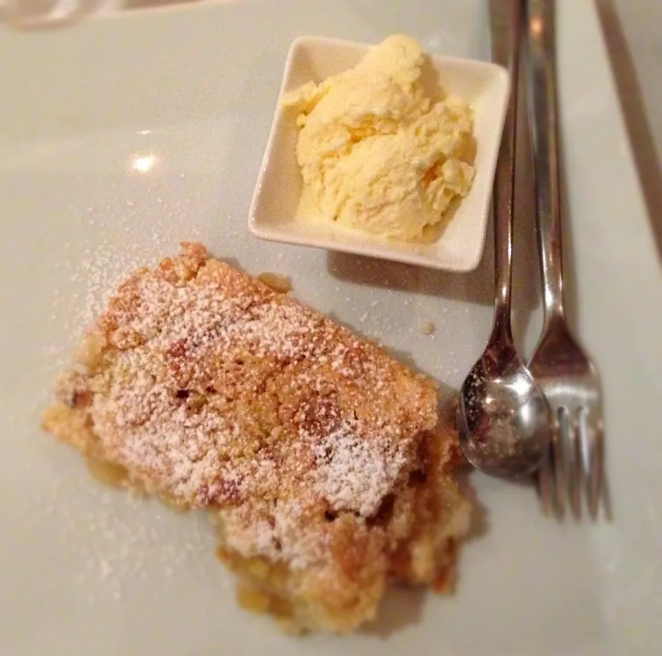 Crumble di mele🍎con gelato alla vaniglia|Sara Derudiさん