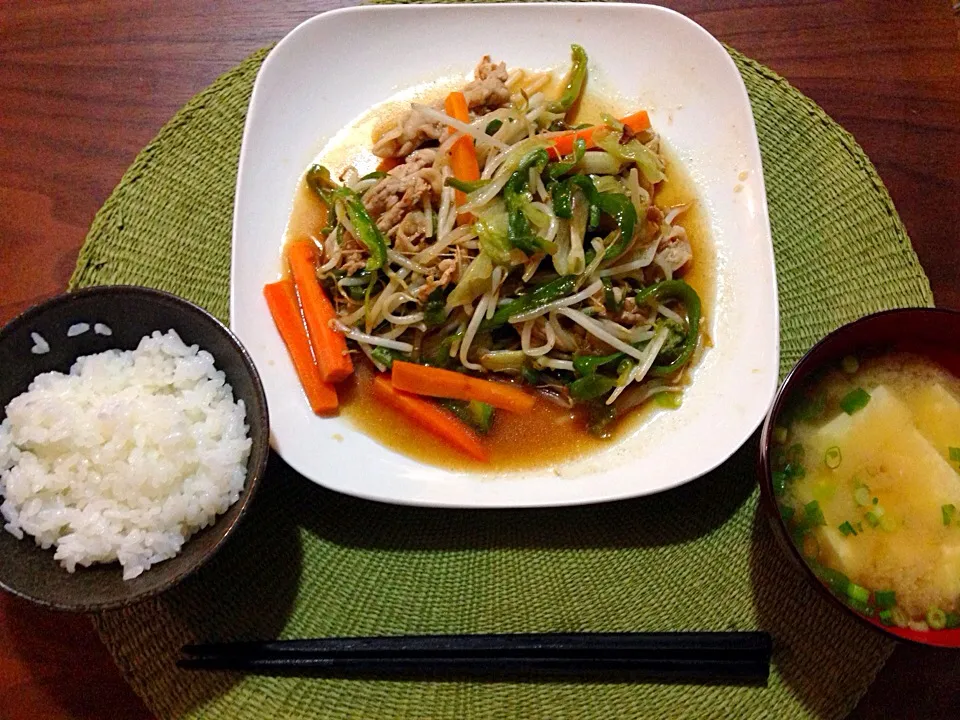 豚肉ともやしのオイスター炒め、豆腐の味噌汁|今日の献立さん