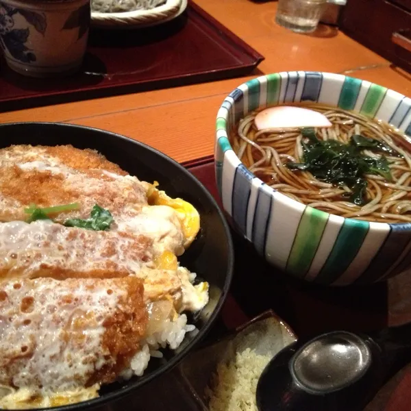 カツ丼を食べました。

以前投稿した写真がお気に入りに選ばれました。|竜巻野郎さん