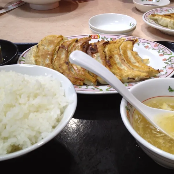 ギョウザを食べました＼(^o^)／うまいっすね！|竜巻野郎さん