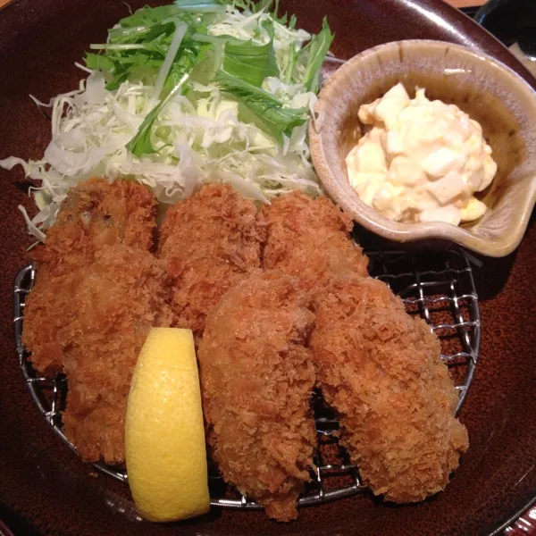 今シーズン初のカキフライ定食を食べました。おいしい＼(^o^)／|竜巻野郎さん