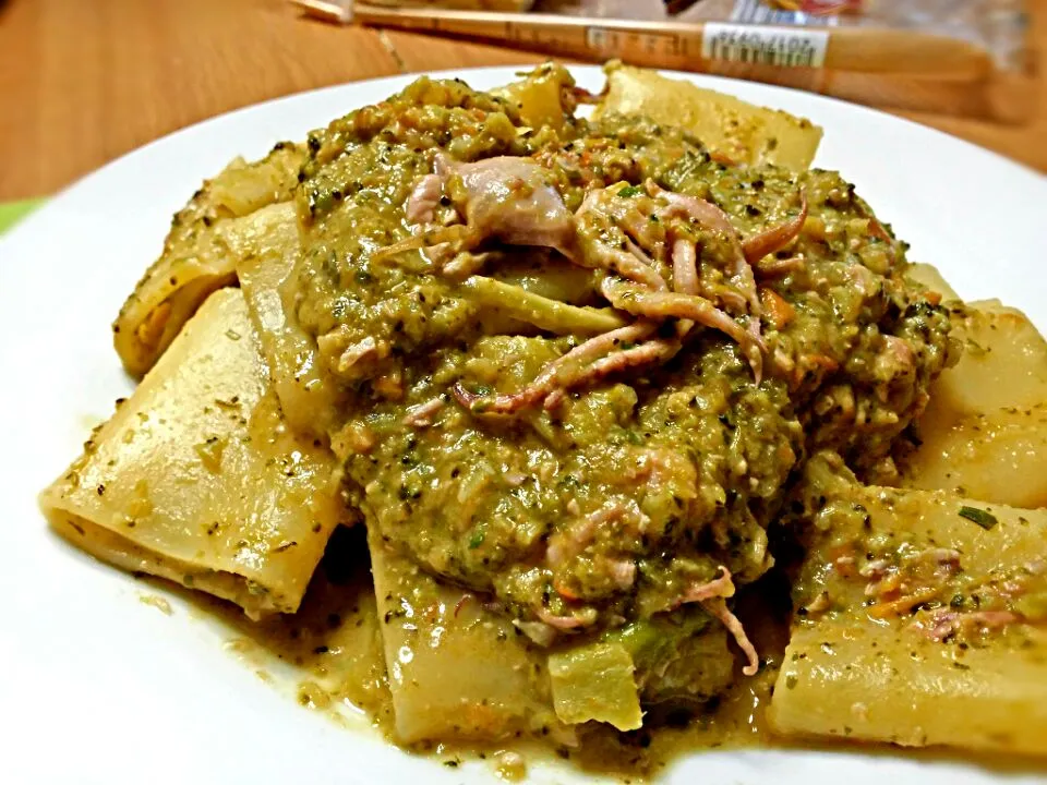 Snapdishの料理写真:Paccheri con broccoli, totani e datterini|Marco Fiorentinoさん