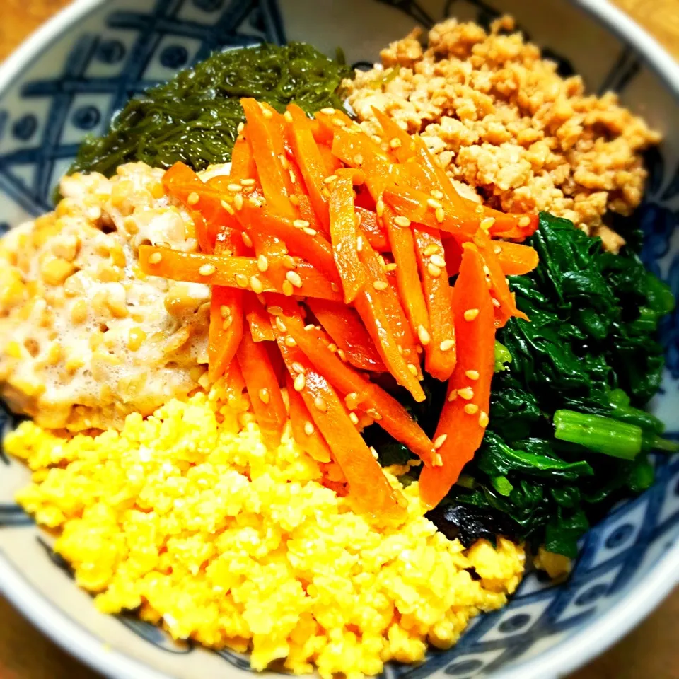 鶏そぼろ丼|りーぴんさん