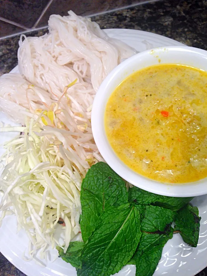 Snapdishの料理写真:Khmer dish "fish curry" vermicelli|Allissa Zhaoさん