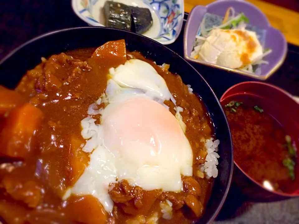 【本日のランチ】温玉ハヤシ丼。(ﾟдﾟ)ｳﾏｰ|JTKさん