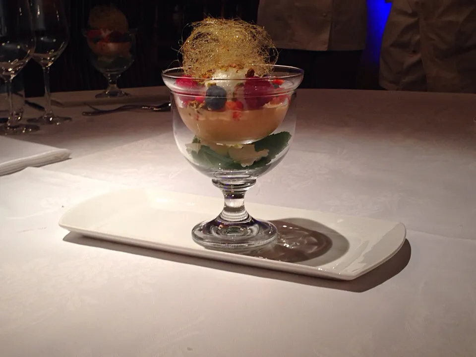 Snapdishの料理写真:Dessert floating island|karen grochさん