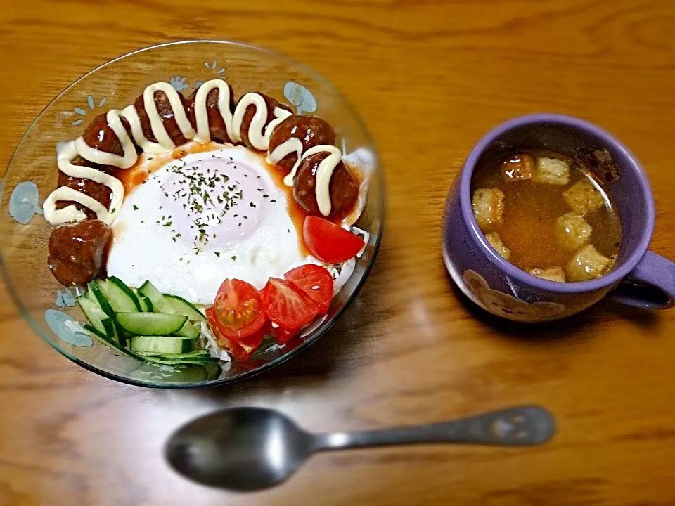 ミートボールのロコモコ丼、野菜たっぷりコンソメスープ|五十嵐公一さん