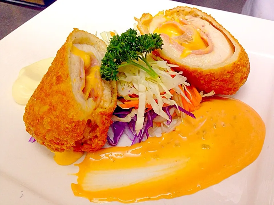 Chicken cordon bleu....|Ploy PNさん