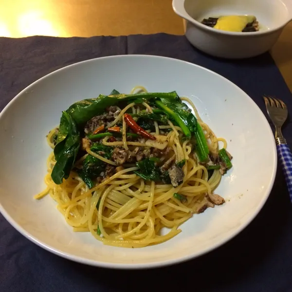 オイルサーディンとほうれん草のパスタ、バター醤油味。思いつきなのにとっても美味しくできたんで自ら星4つ！|bさん