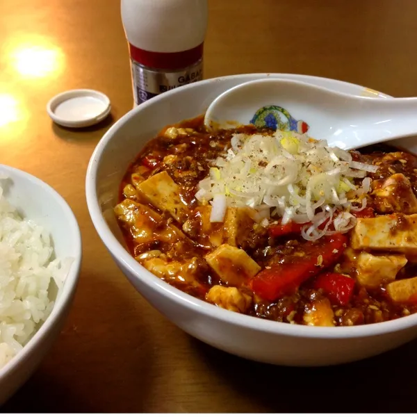 麻婆豆腐。最近ほんとこなれてきて店で食うより美味しい！（食べてくれる人いないので自己評価です、、）|bさん