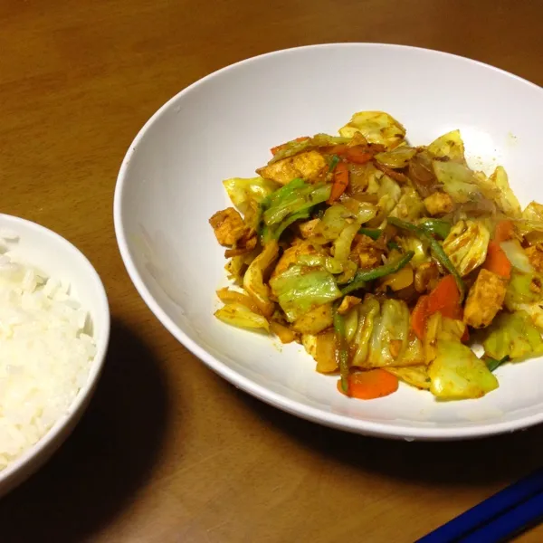 メカジキの野菜炒めカレー味。
クミンシード入れてインド料理っぽい風味に。|bさん